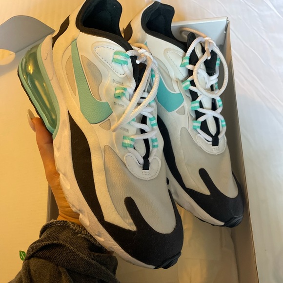 W Air Max 270 React/ Photon Dust/ Aurora Green-White/ Size 6